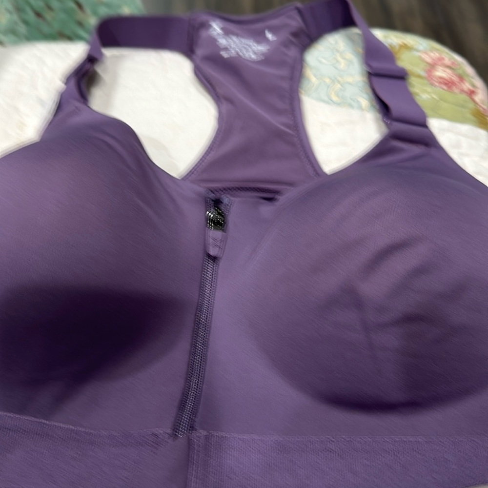 Sports bra